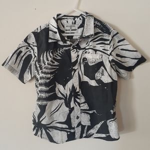 Boy's Billabong button up short sleeve Hawaiian print